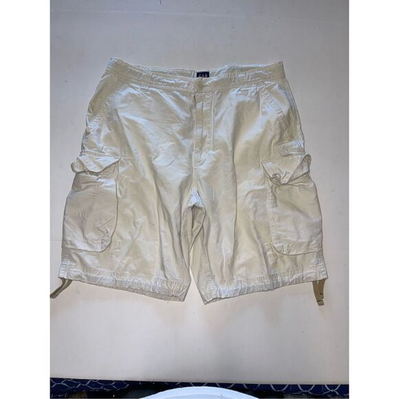 GAP Other - Gap Khakis Standard Cargo Pocket tan‎ Cotton Shorts Men 36